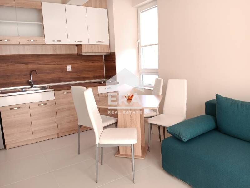 Двустаен, обзаведен, югоизточен апартамент под наем, в новопостроена с