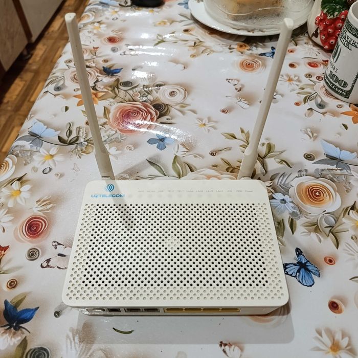 Продам WIFI роутер HUAWEI HG8245H5 GPON