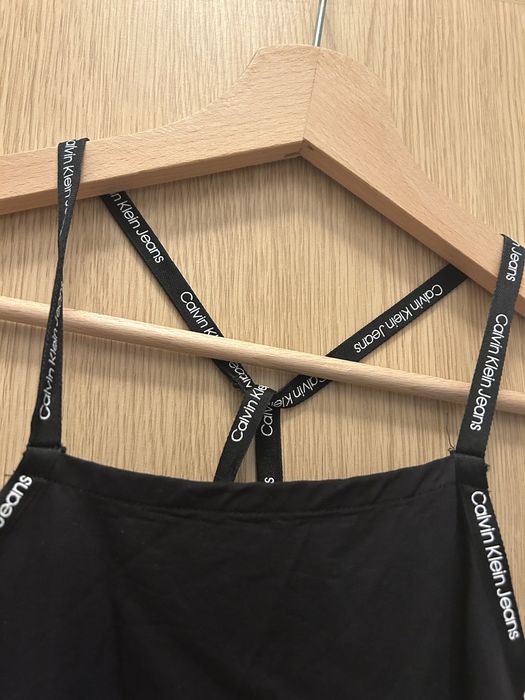 Малка черна рокля Calvin Klein Jeans, S размер