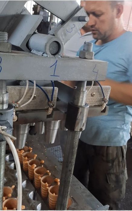 Muzqaymoq noni chiqaradigan apparat марожна нони чиқарадиган аппарат