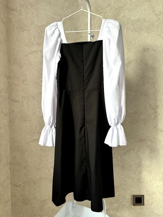 Школьное платье размера XS