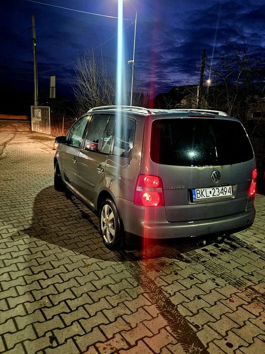 Vând wolsvagen touran din 2004