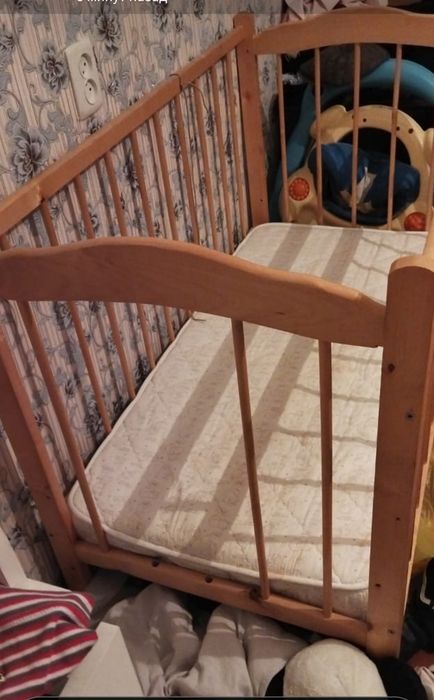 Продам кроватку вместе с матрасом