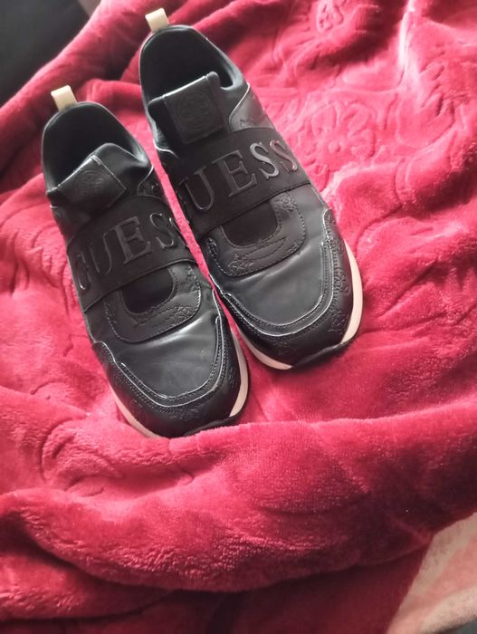 Adidași Guess , 2 perechi