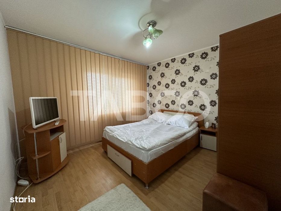 Apartament decomandat 3 camere 2 bai 68 mpu etaj 3 Calimanesti Valcea