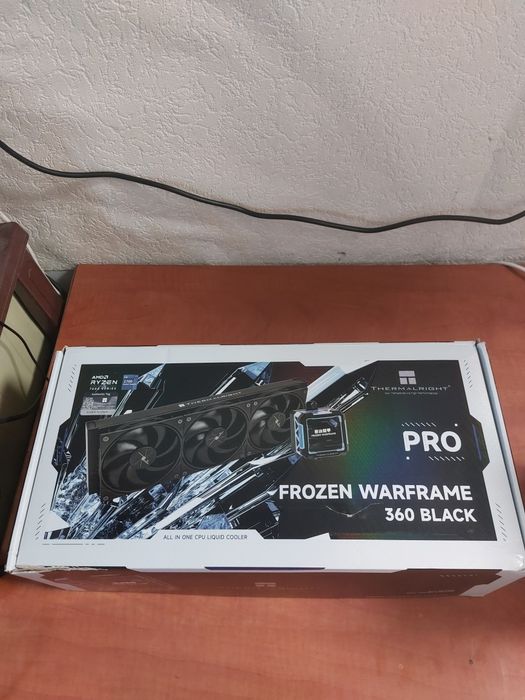 Cooler pe lichid cu display Thermalright Frozen Warframe Pro 360 black