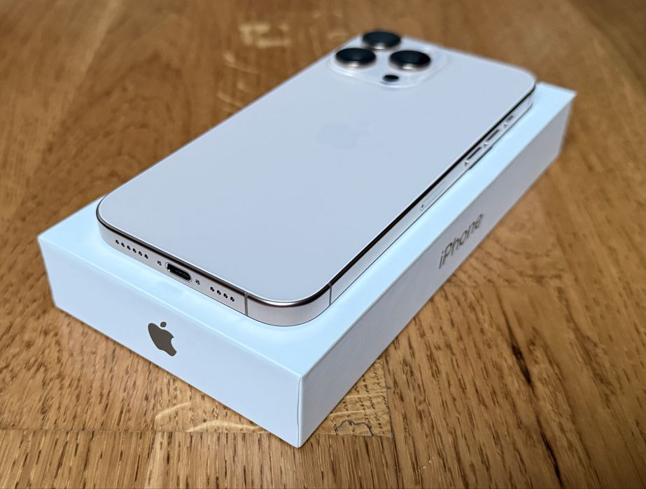 Apple iPhone 16 Pro Max 256GB Desert Titanium не е 15 17 pro max air