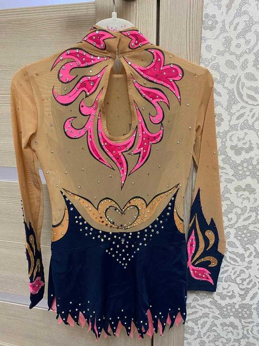 продам купальник для художественной гимнастики