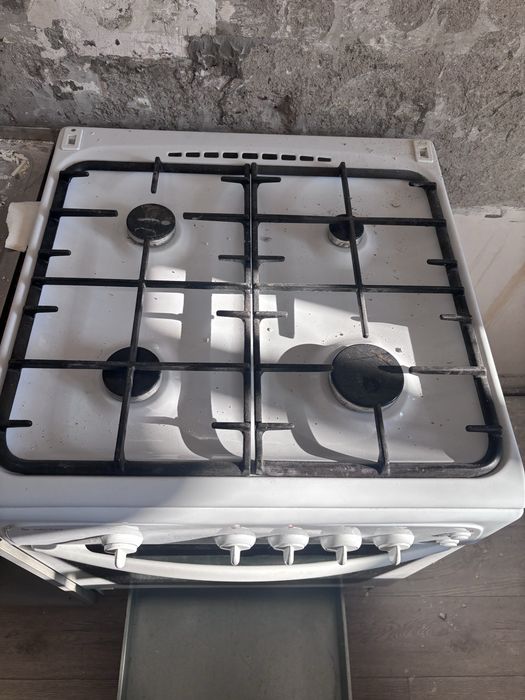 Продам газовую плиту
