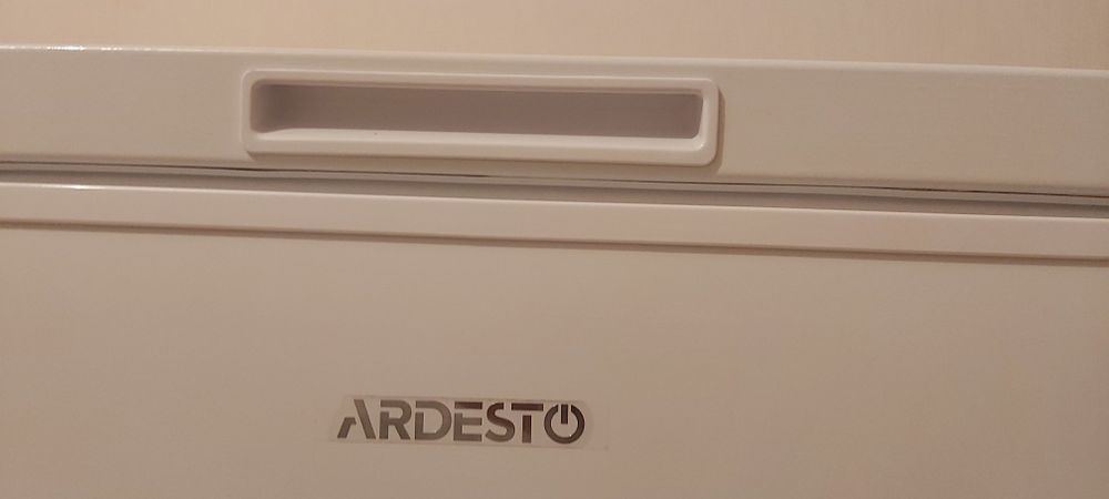 Морозильник ARDESTO 290л в отличном состоянии