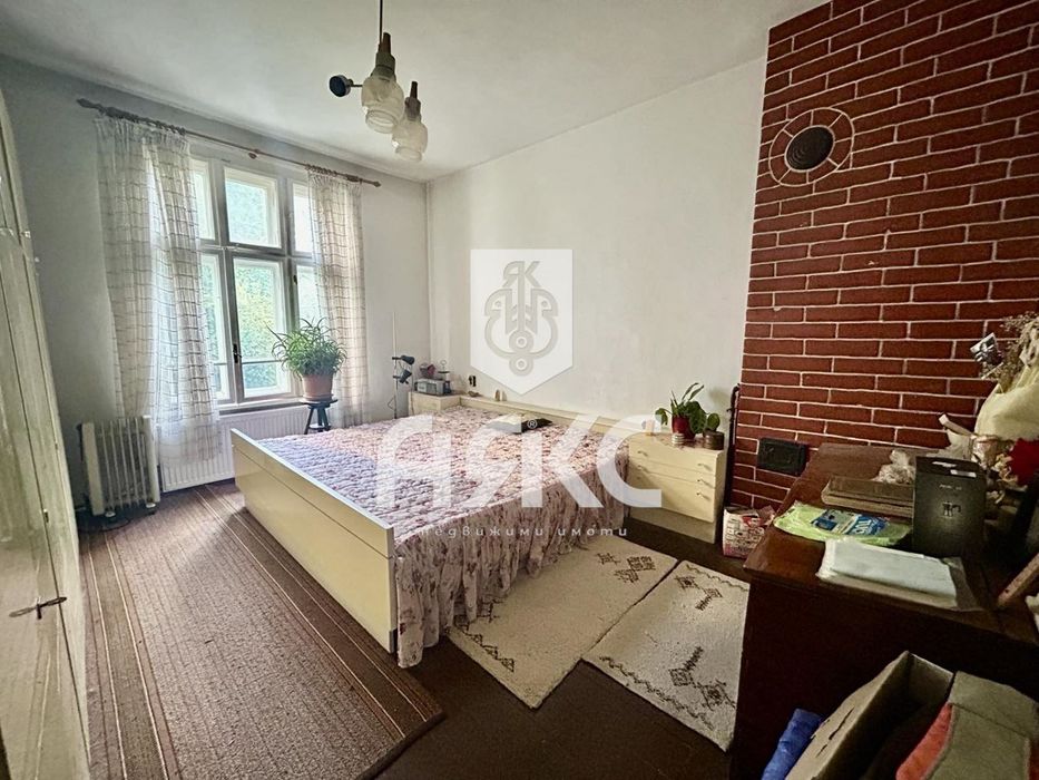 Продава се Тристаен апартамент в София, Изгрев - 70 кв.м за 4000 €/кв.м - Снимка #1