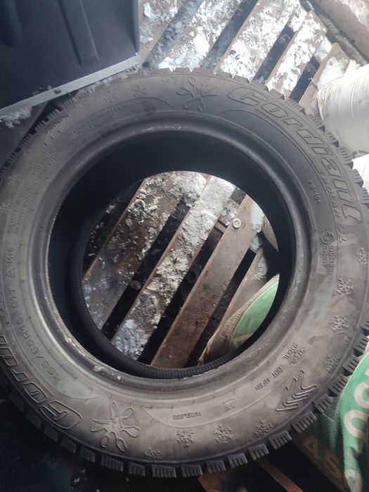 Продам резину липучка(все сезонка) 195/65/15 р15
