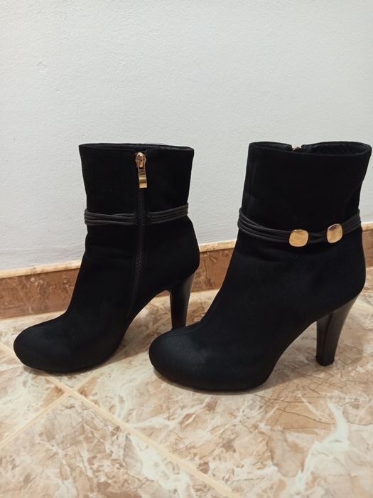 Дамски боти с ток 39 номер