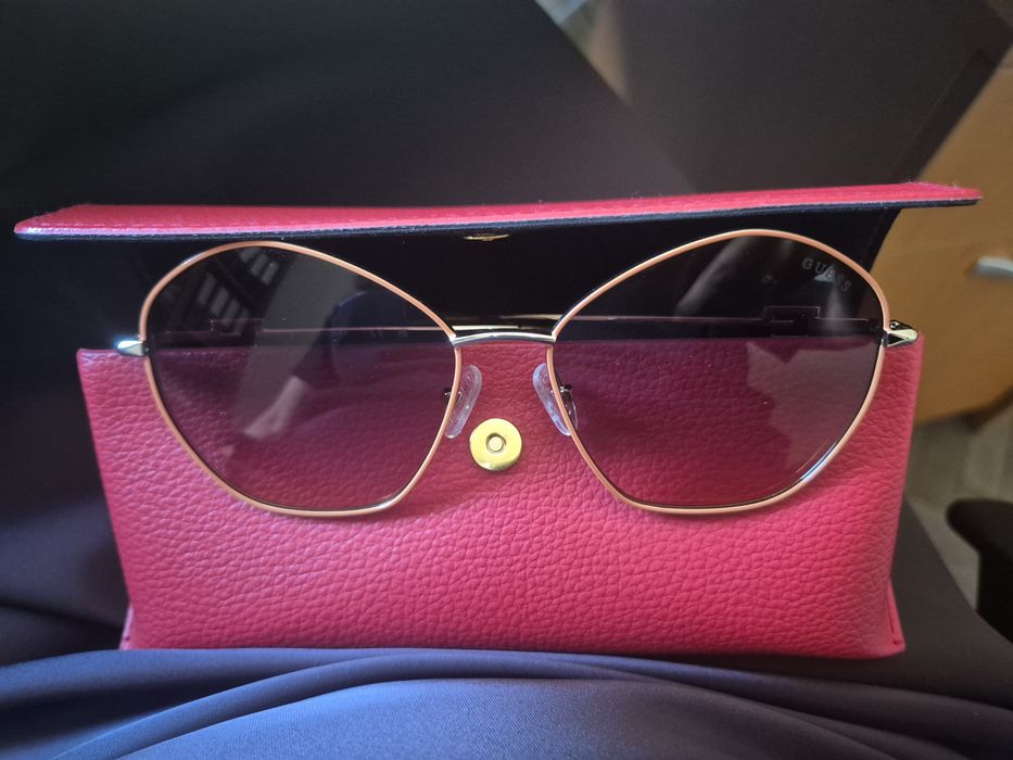 Дамски слънчеви очила Guess