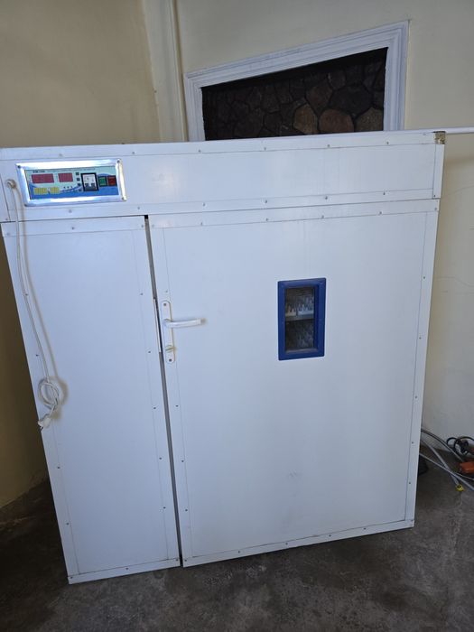 Инкубатор, заводской