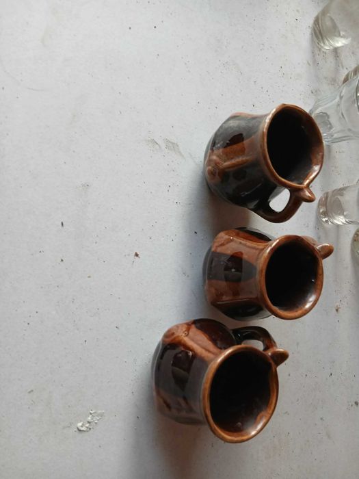 Чаши, вази чиниики