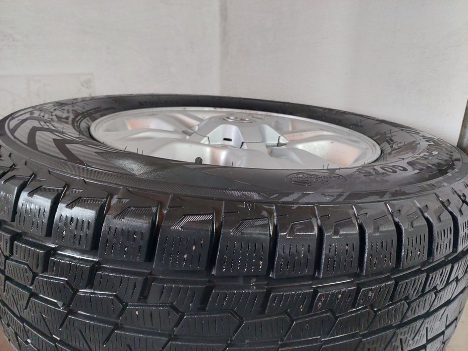 Продам зимние шины YOKOHAMA