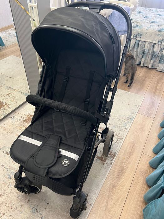 Коляска черная ining baby 313-2 pro