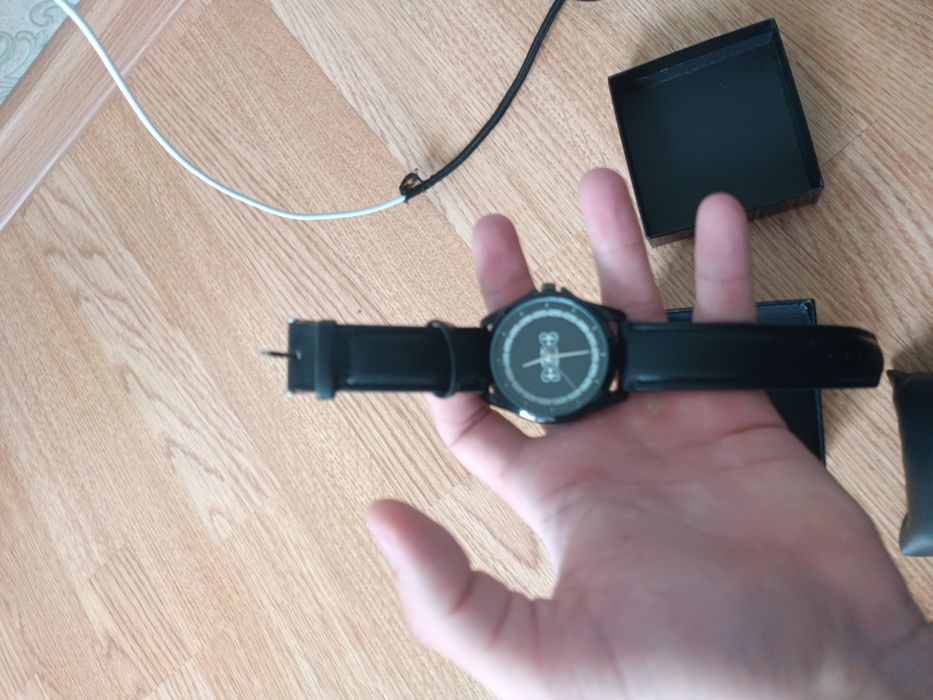 Часы новый кожанный