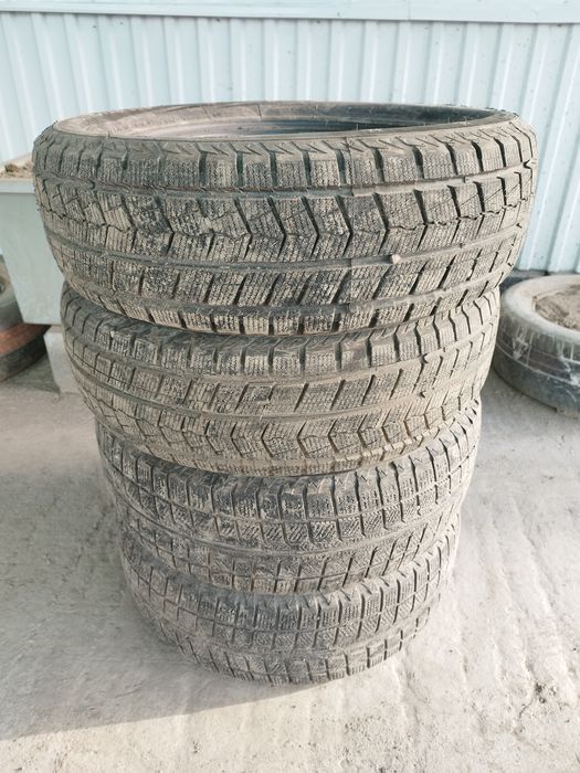 Продам зимние шины 205/60/16