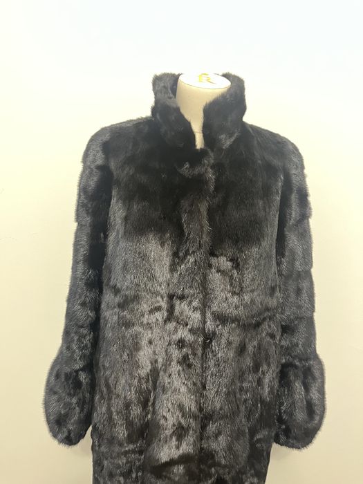 Продам норковую шубу