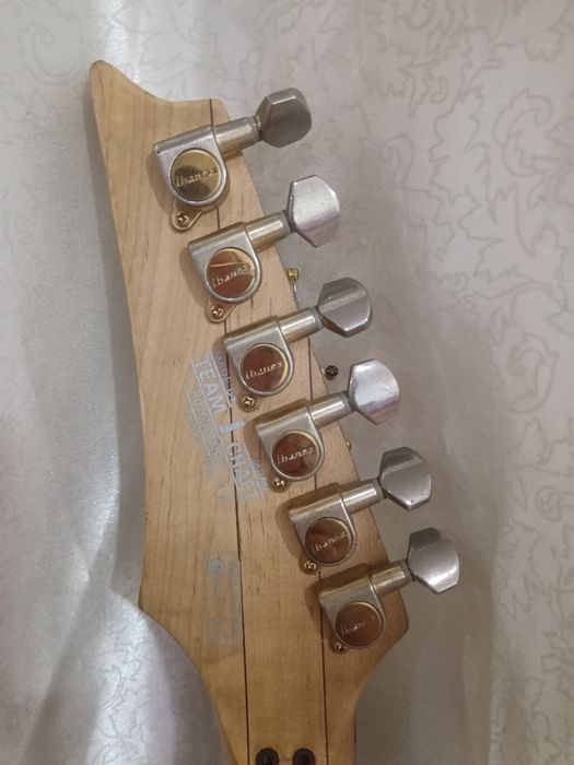 Пртдам гитару Ibanez JЕM