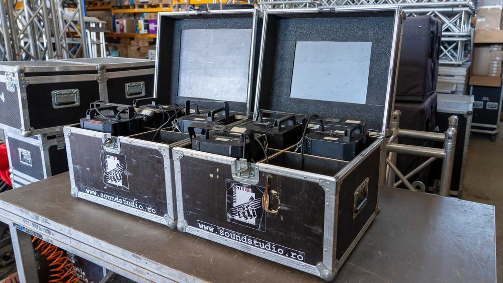 6x Eurolite 650/1000 Fresnel Black