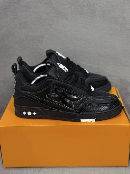 LV skates negrii marimea 43