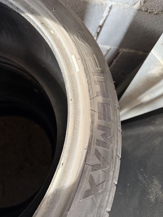 Продам шины пара 225/45/19