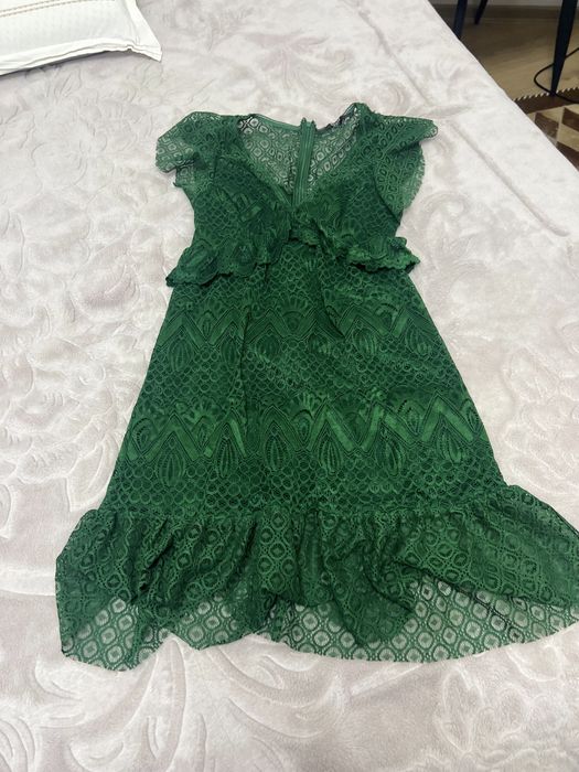 Нови рокли Guess -размер С