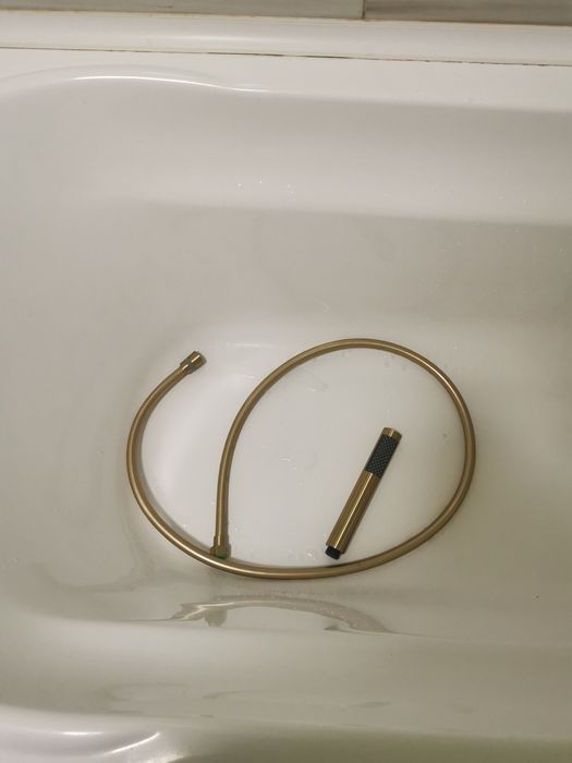 Vand cap de dus cu furtun