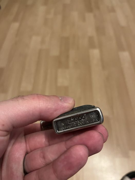 Brichetă Zippo cu model craniu