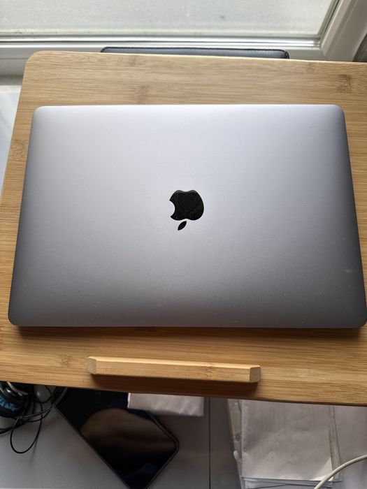 Продам Macbook pro M1