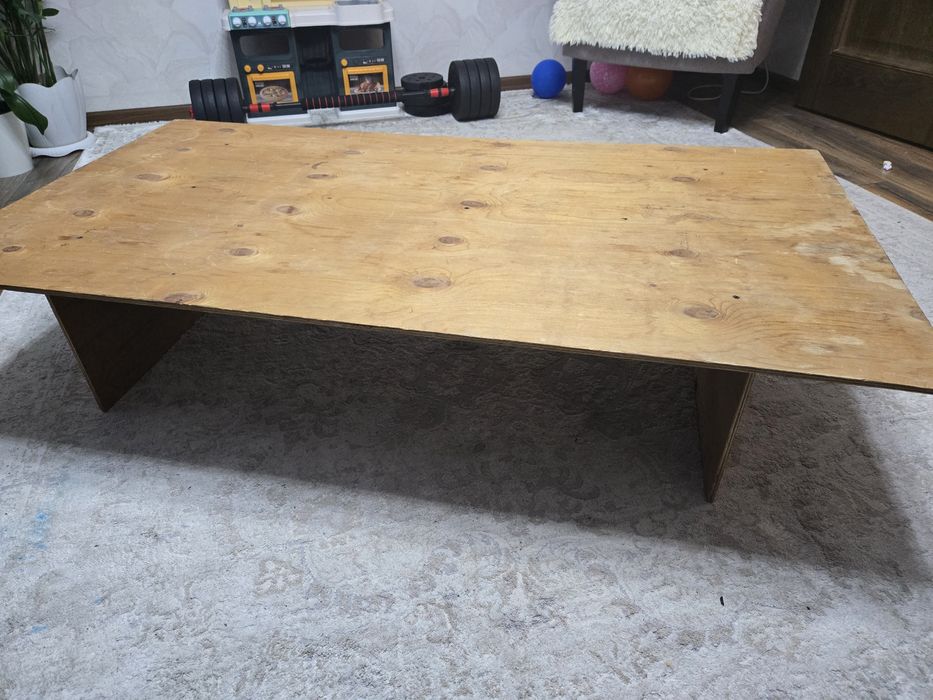 Срочно продам стол