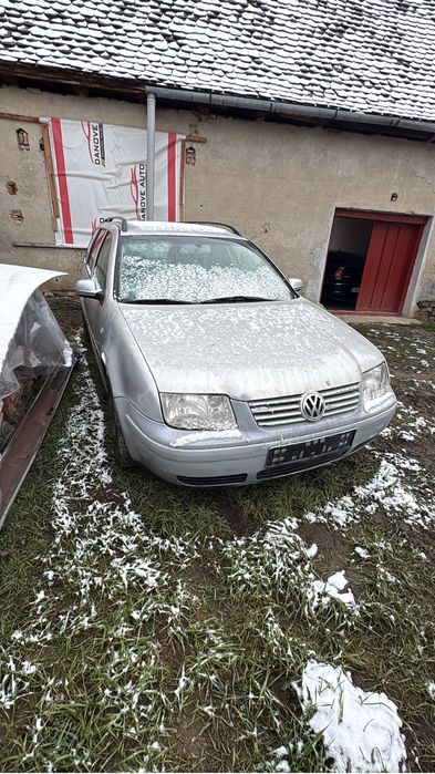 Vand Vw Bora 1.6 16v Benzina CUTIE DE VITEZE DEFECTA