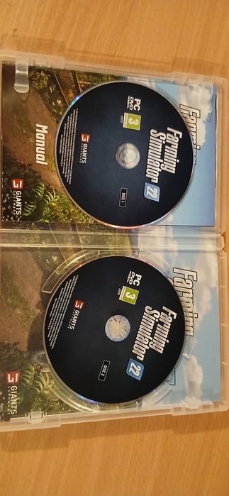 Vând caseta de jocuri  pentru PC  jocul este Farming Simulator22