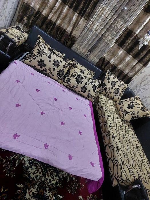 Ugolok mebillar sotiladi