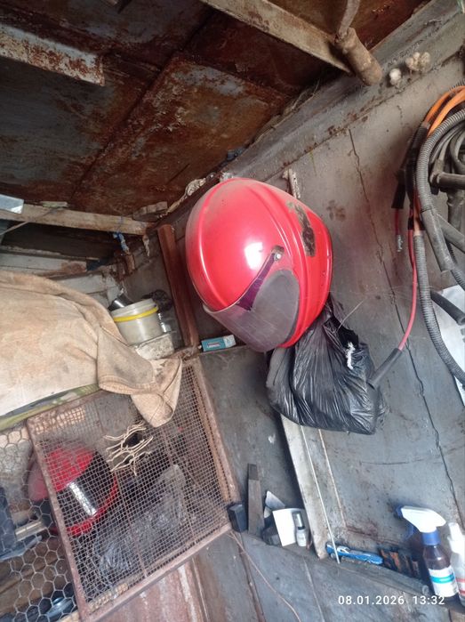 Продаю каску не дорого.