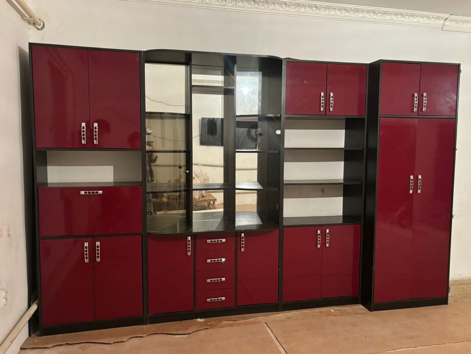 Срочно , Үлкен Шкаф сатылады