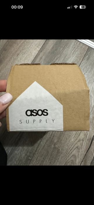 Vaza Asos noua in cutie