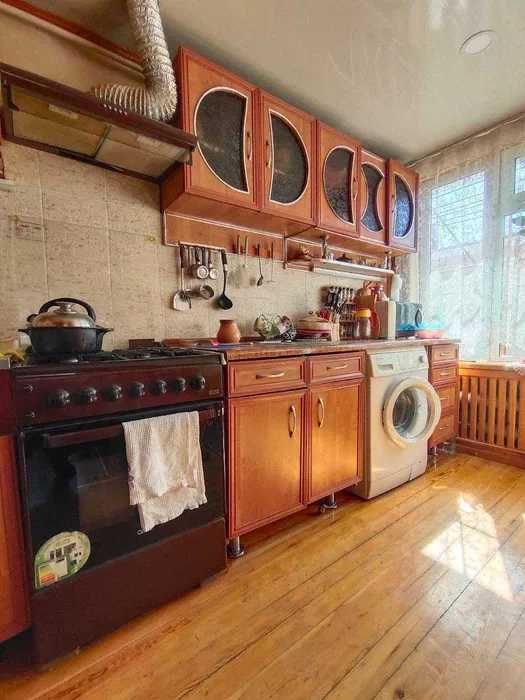 Дом 3 комнаты 90м2  с вьездом 4.35 соток земли и крытый гараж