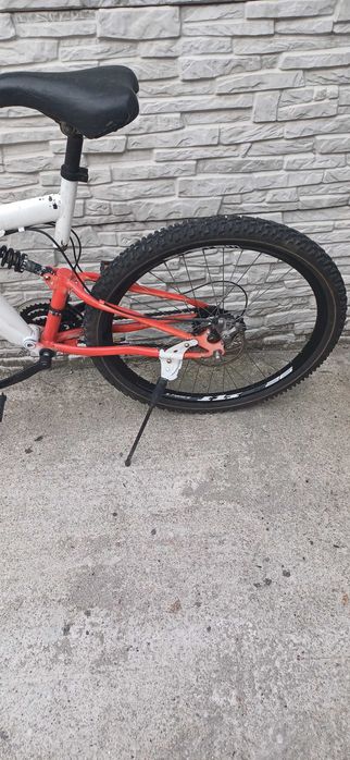 Vând biciclete  am mai multe