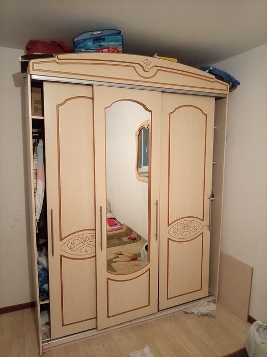 Продается Купейный шкаф