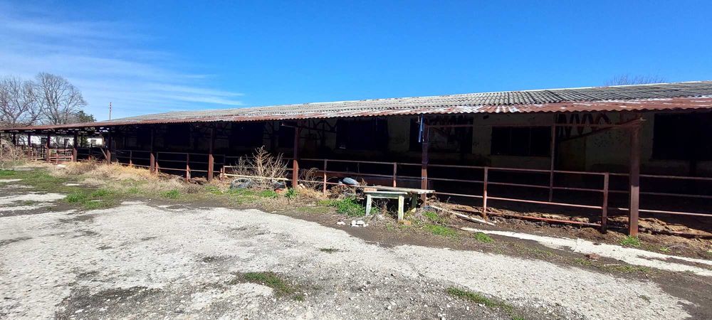 Промишлени згради продавам