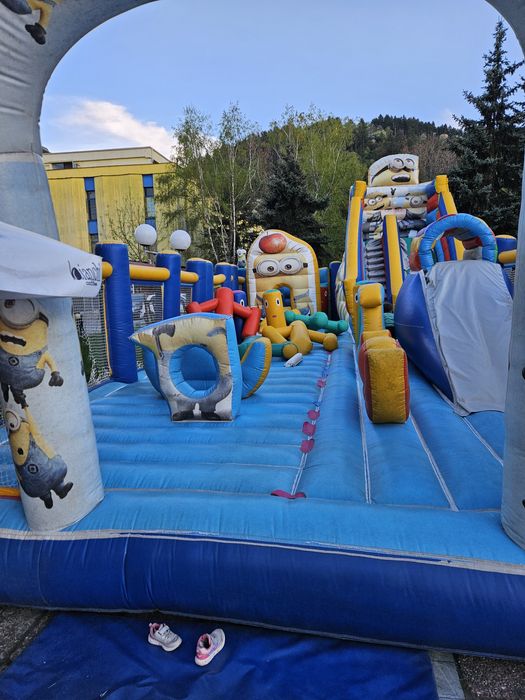 Надуваем замък .Батут