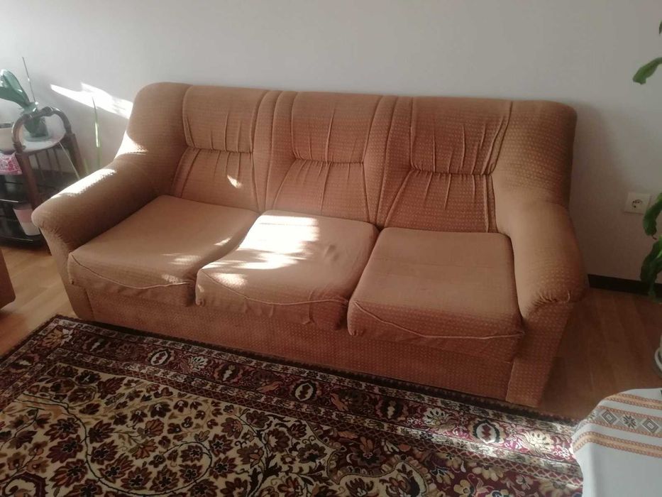 Продавам мека мебел