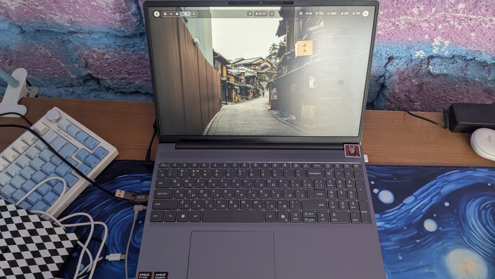 Lenovo Slim 3 15AHP10