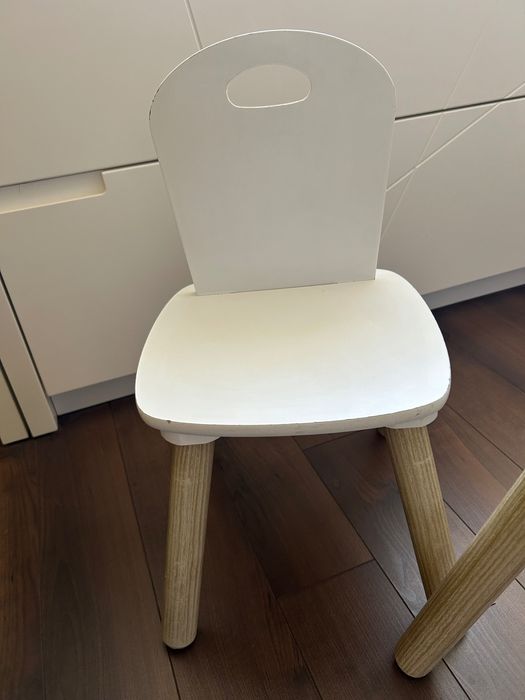 Детска масичка със две столчета