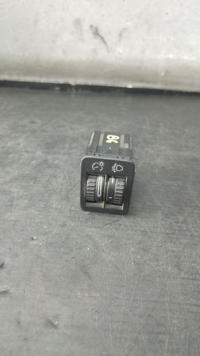 Buton reglaj faruri vw passat b6 3c0941333a