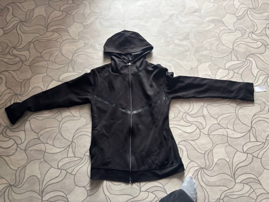 Продам Nike Tech Fleece